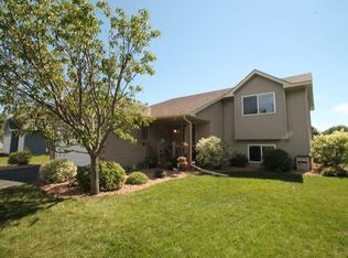 10609 62nd St NE, Albertville, MN 55301