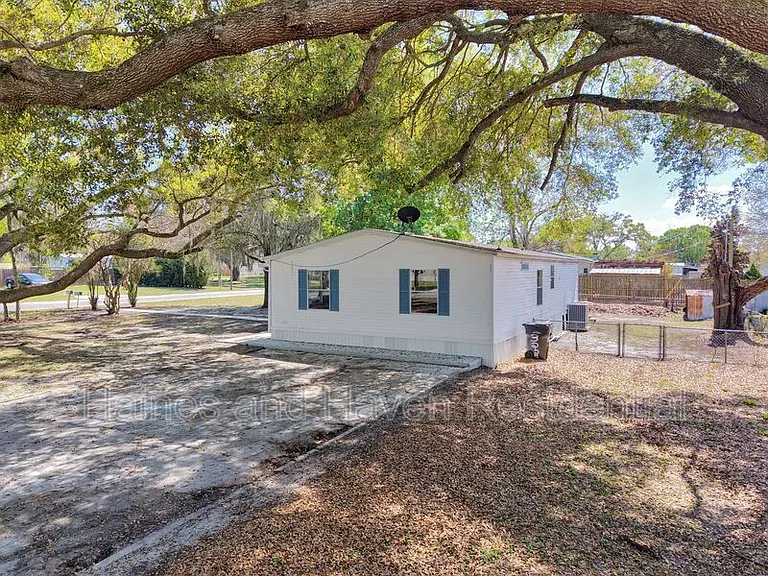 322 Clearwater Lake Dr — Photo 3