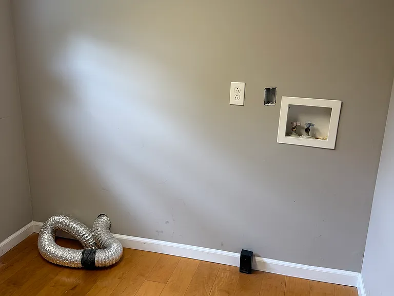 402 Oak Hill Ave E — Photo 14