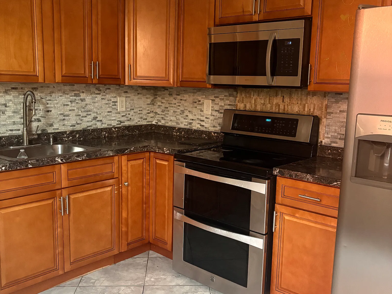 5 bed, 1978 sqft, $1,800 — Photo 4