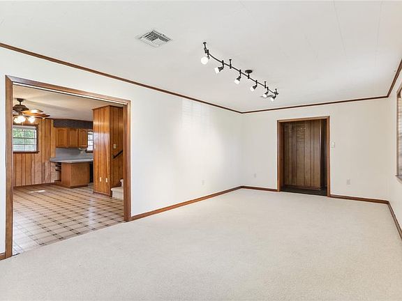 5th image of 744 Avenue E