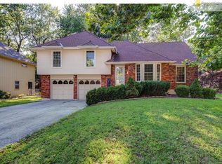 9332 Robinson St, Overland Park, KS 66212