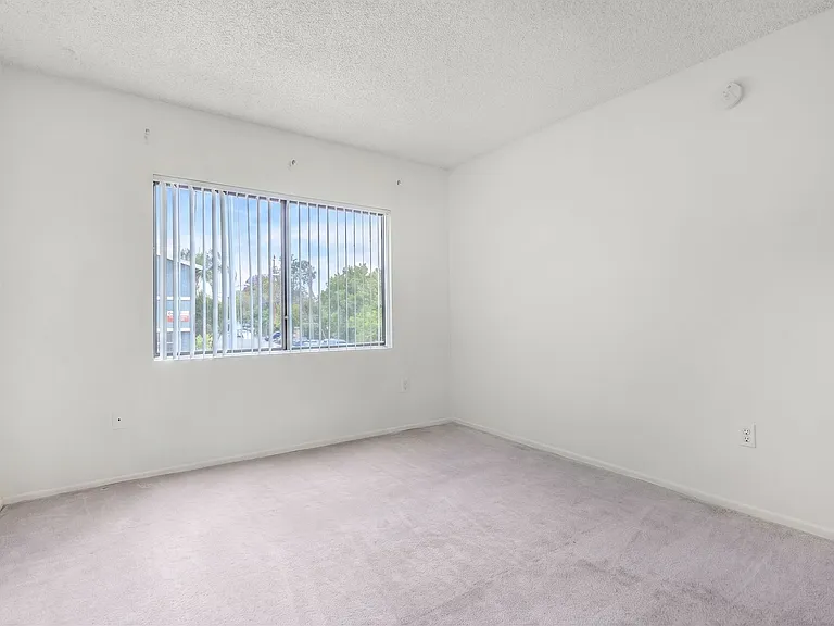 Chatsworth Rent This Now — Photo 22