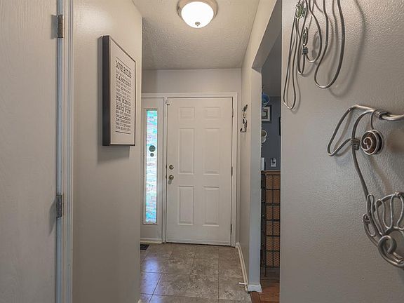 4th image of 906 Dry Valley Ct