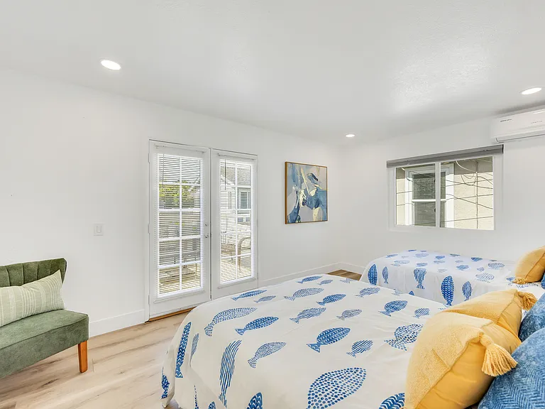 348 Molino Ave — Photo 29