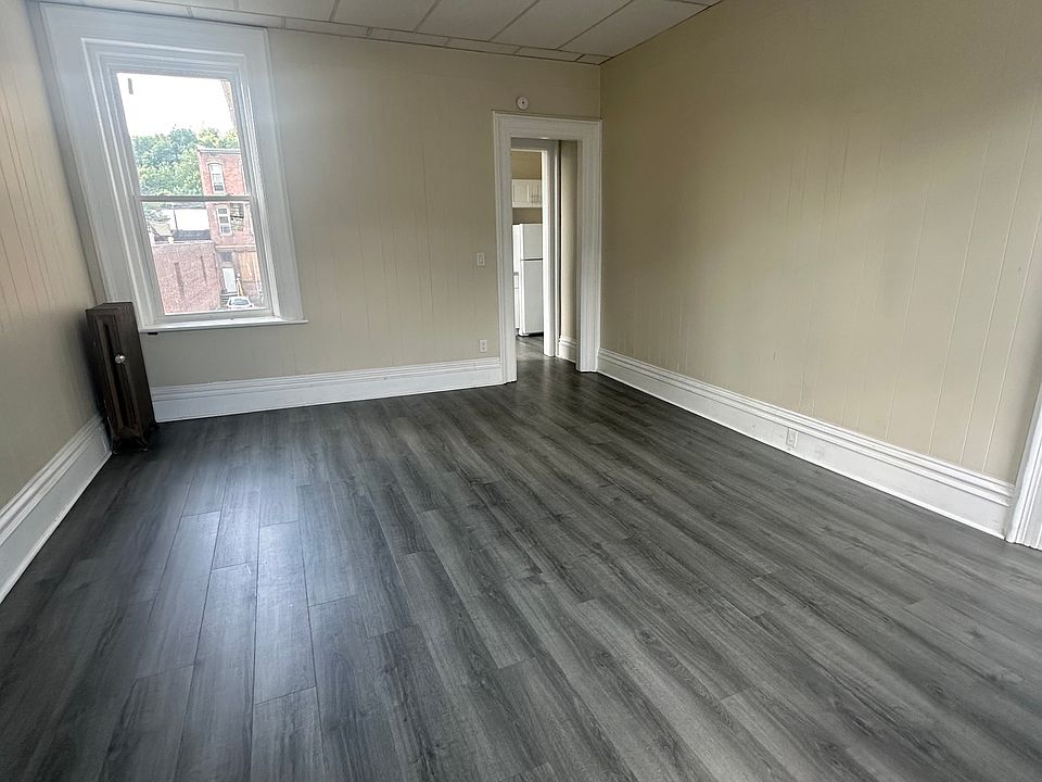 1st image of 606 Church St #2