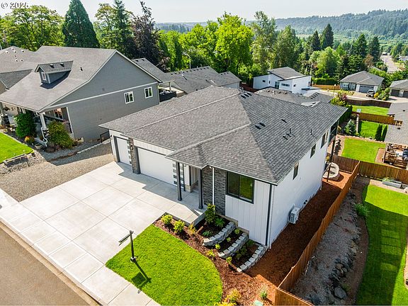 3rd image of 118 W 13th Way