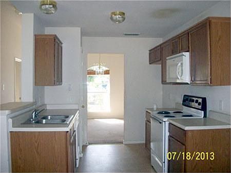 5th image of 506 Delphinium Dr