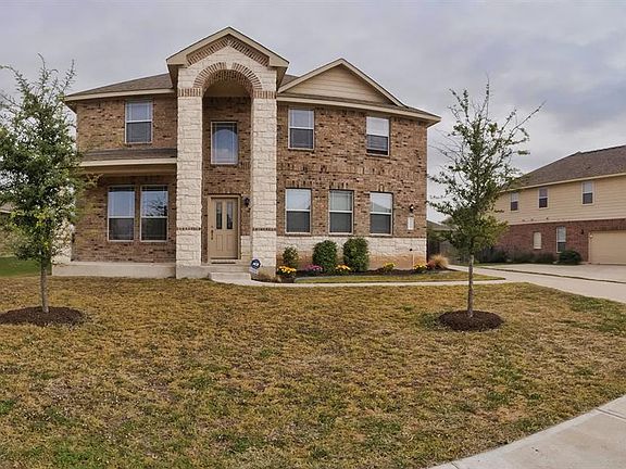 2nd image of 18609 Royal Pointe Dr