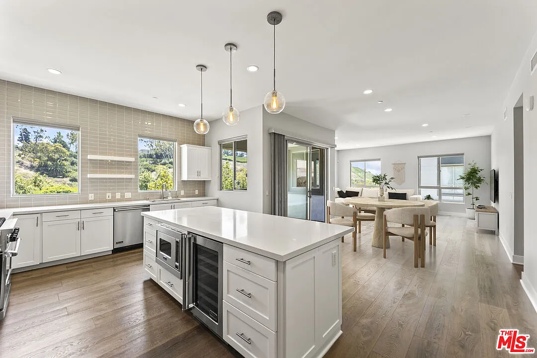 3 bed, 2.0 bath, 1780 sqft, $9,495 — Photo 1