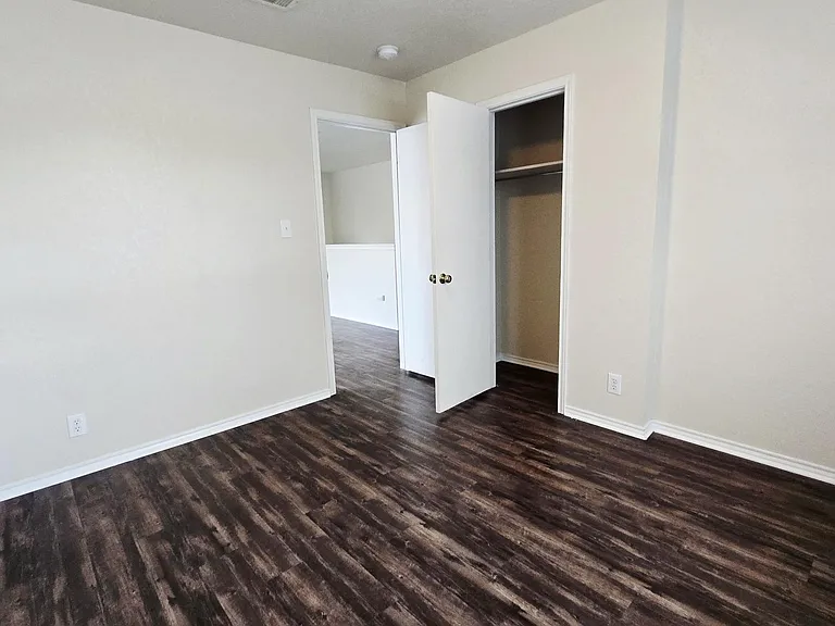 8015 Thicket Pass — Photo 15