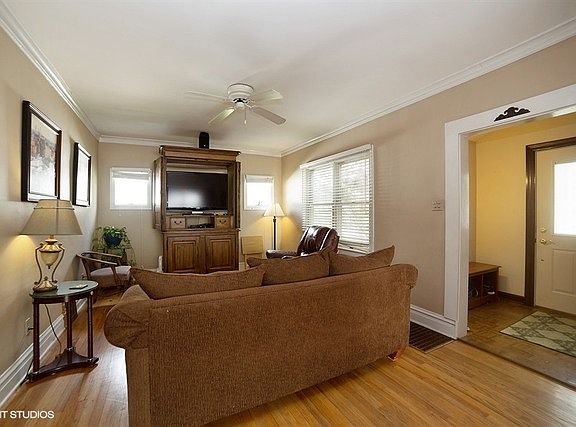2nd image of 239 E Pine St