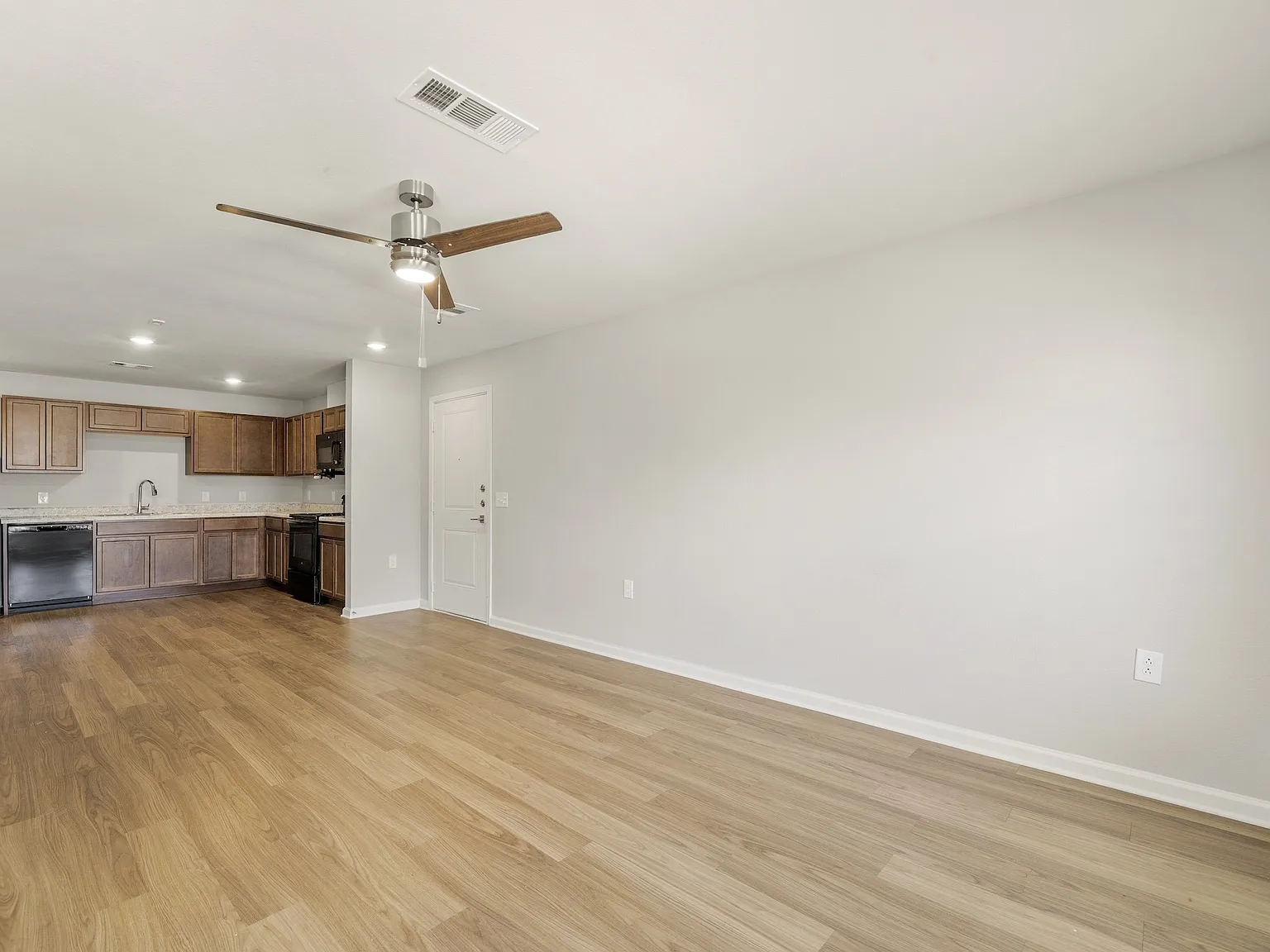 Agave East Apartments — Photo 2