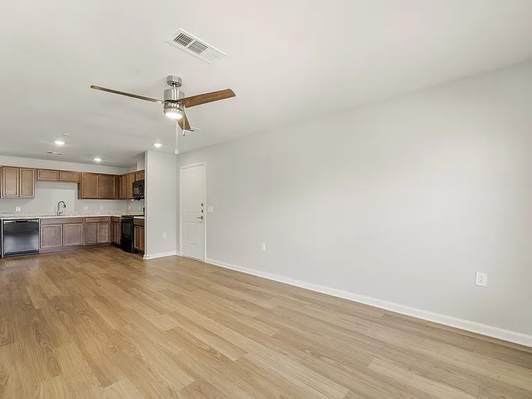 Agave East Apartments — Photo 2