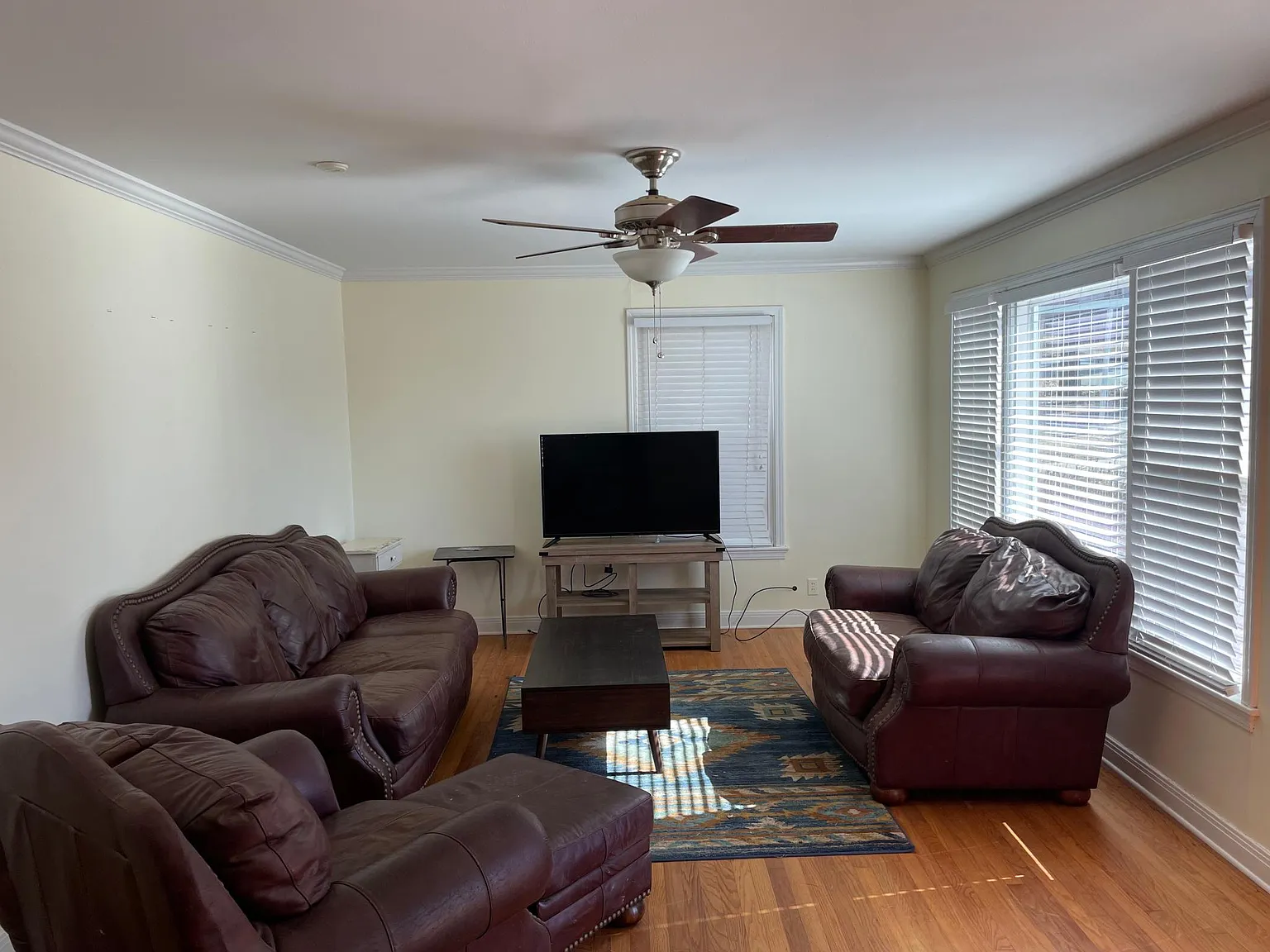 3 bed, 1110 sqft, $1,595 — Photo 2