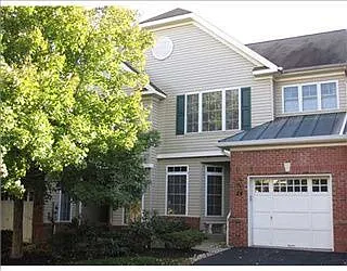 24 Loft Dr photo 1