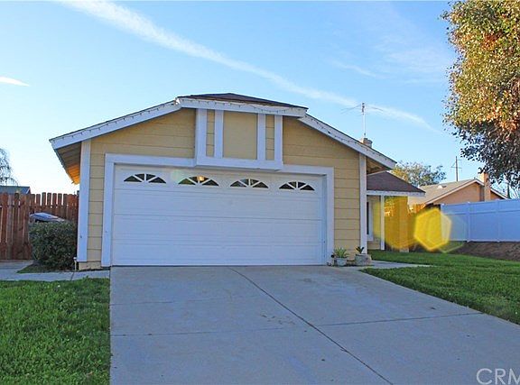 2nd image of 15327 Los Estados St