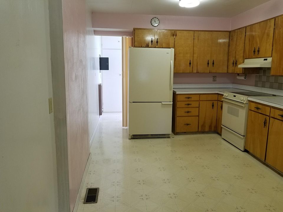1st image of 416 N 6th St