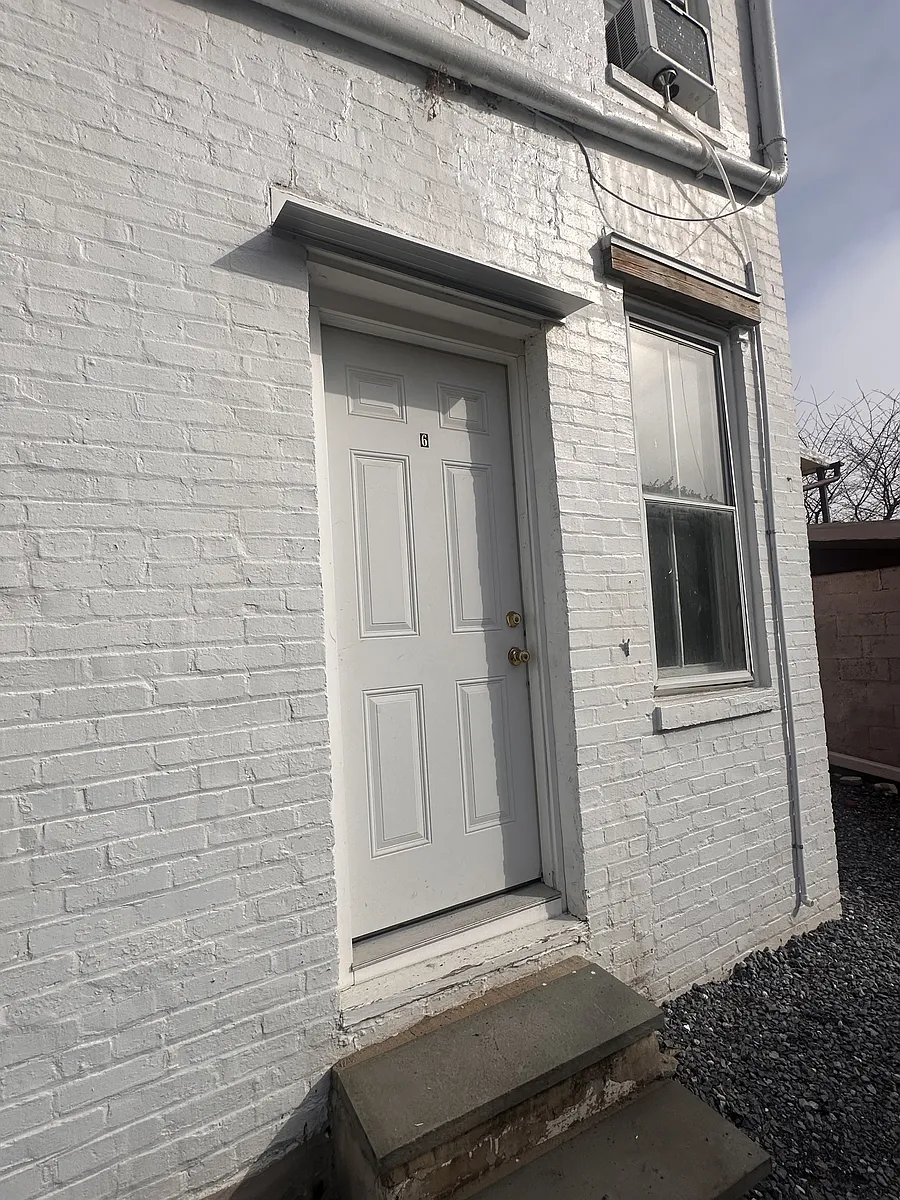 Building Photo - 30 W All Saints St #6