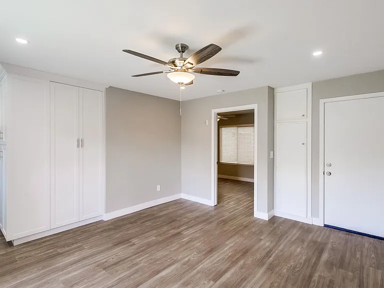 The Irving — Photo 18