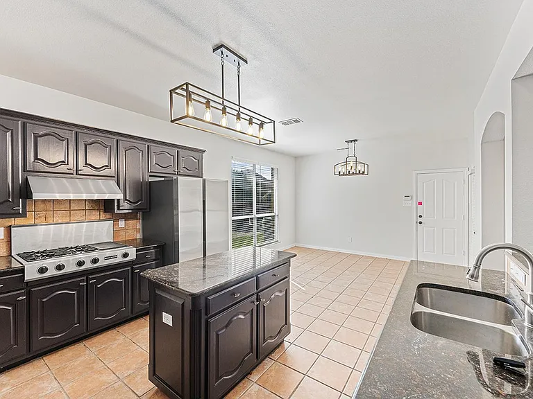 3820 Clearwater Ct — Photo 14