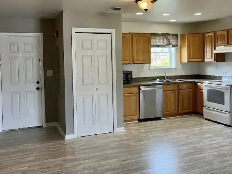 75 S Maiden St #2 — Photo 9