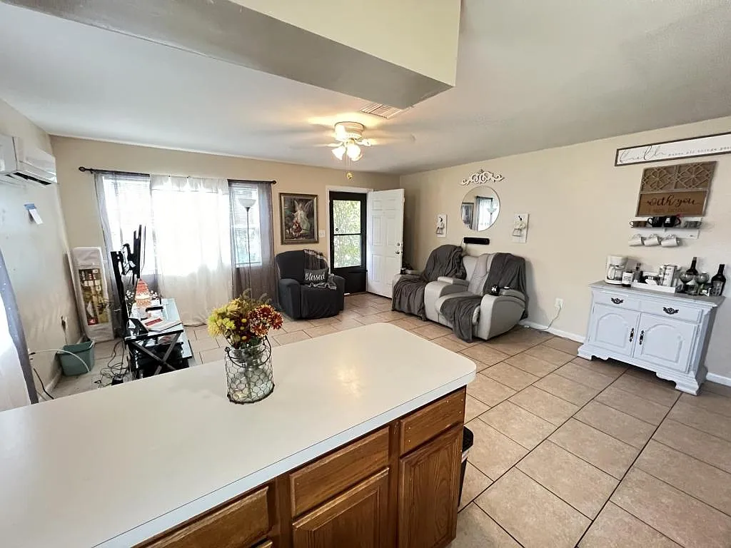 423 Alamo Dr, Lakeland, FL 33813 — Photo 4