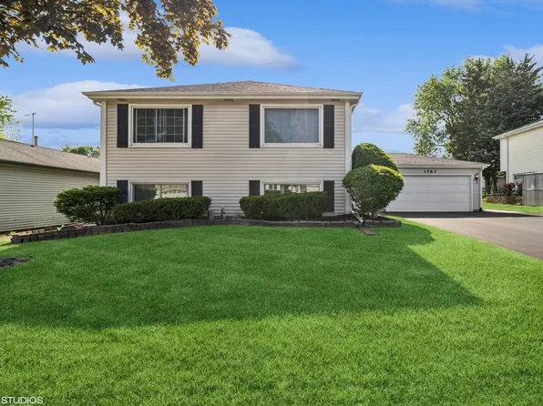 1583 Bayview Dr, Lake Zurich, IL 60047