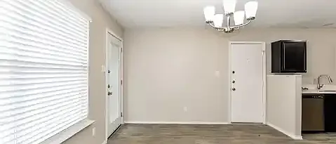 1708 Beau Ct — Photo 6
