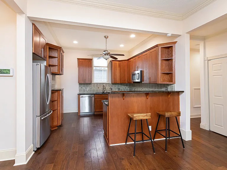 1502 Woodlawn Ave — Photo 33