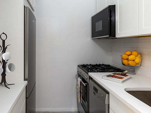 4th image of 340 Haven Ave APT 4E