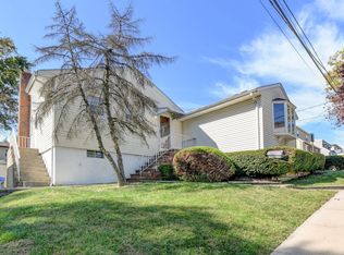 149 Charles St, Secaucus, NJ 07094