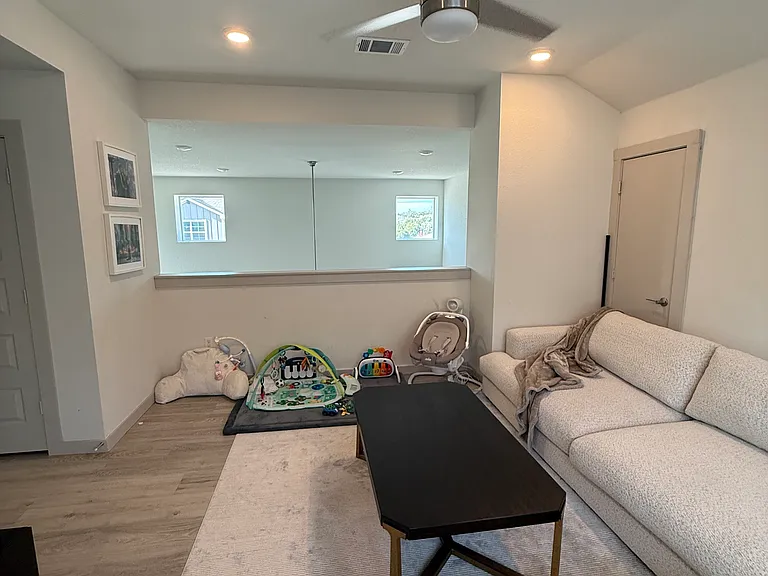 220 Merrick Rd — Photo 39