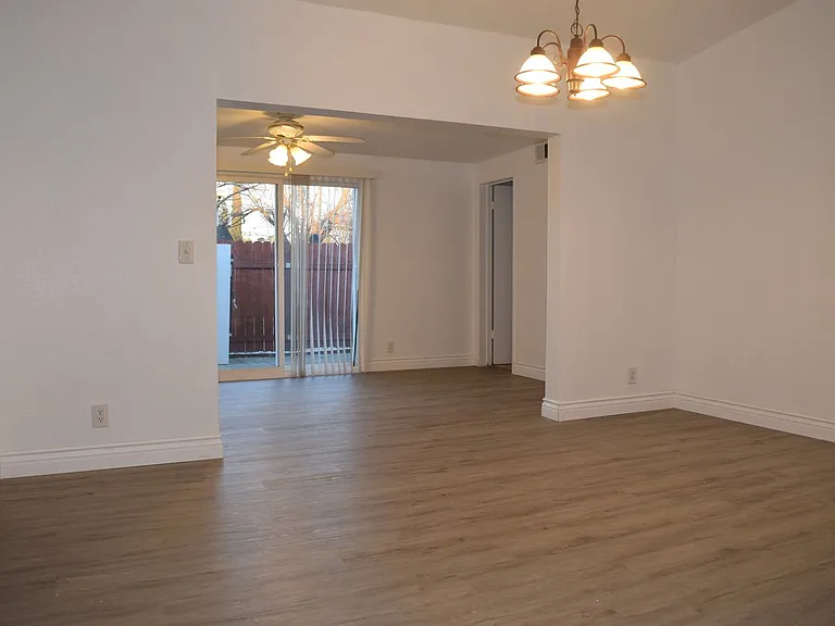 2586 S Whitney Blvd — Photo 10