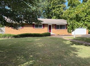 705 Highland Dr, Aurora, MO 65605