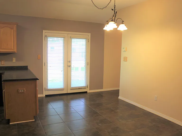 3665 Burton Cir — Photo 4