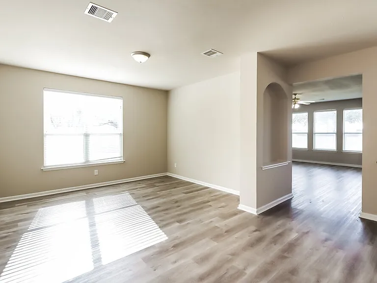 19107 Remington Grove Ct — Photo 10