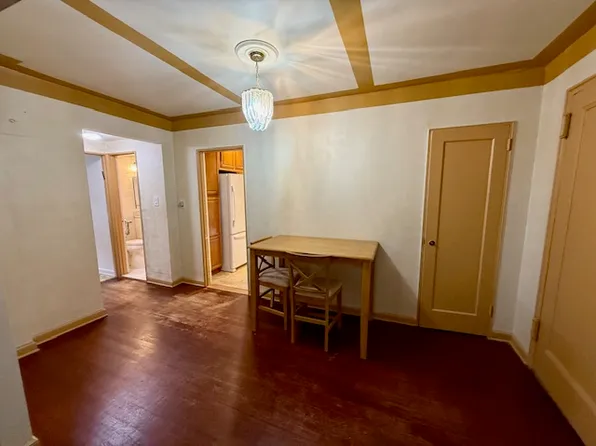 2211 Bragg Street image 4 of 12