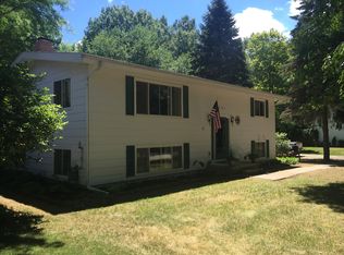 1561 Glendale St, Saint Clair, MI