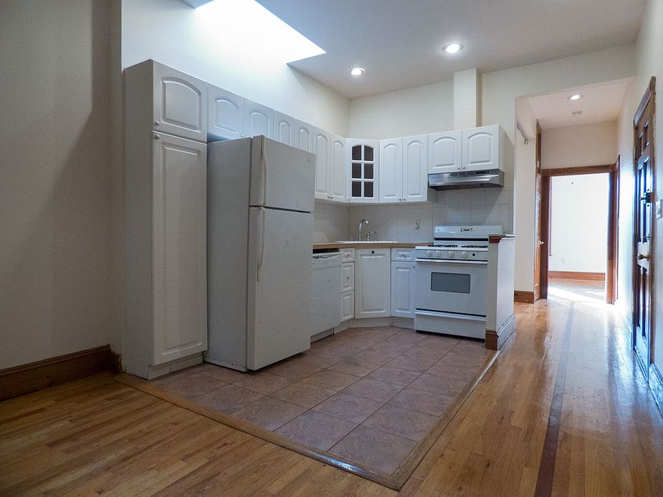 1st image of 328 6th Ave APT 3