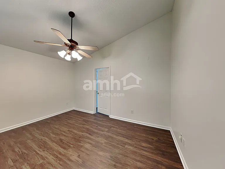 8526 Appledale Dr — Photo 12