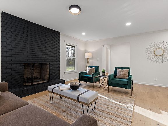 3rd image of 4601 Loftwood Dr