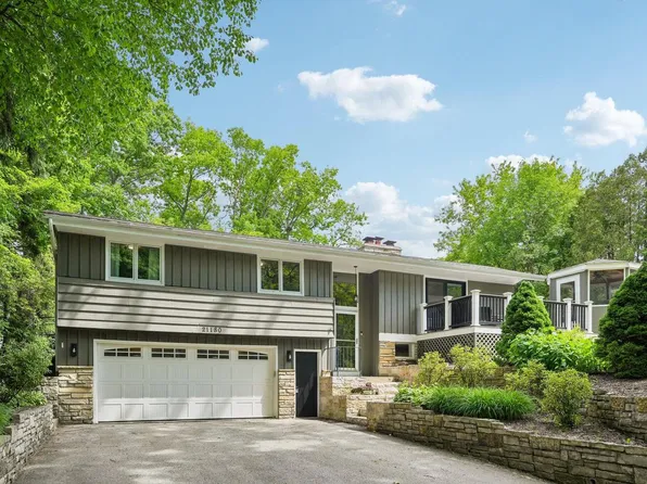21180 Mary Lynn DRIVE, Brookfield, WI 53045