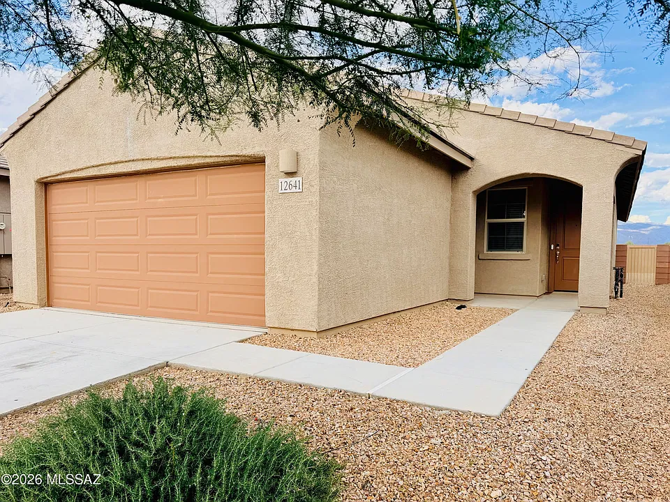 12641 E Caden Dr