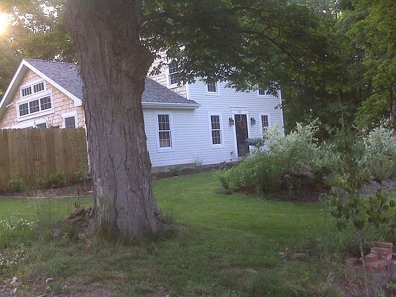Exterior of 267 Bell Street