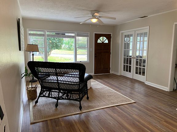 5th image of 926 Carraway St