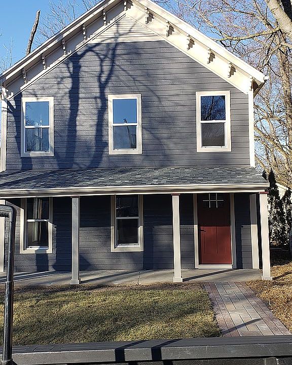 2nd image of 218 W Main St