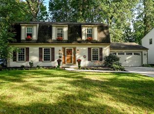 28536 Knickerbocker Rd, Bay Village, OH 44140