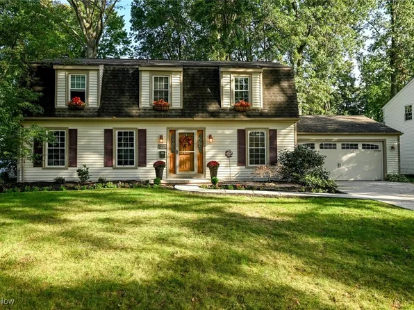 28536 Knickerbocker Rd, Bay Village, OH 44140