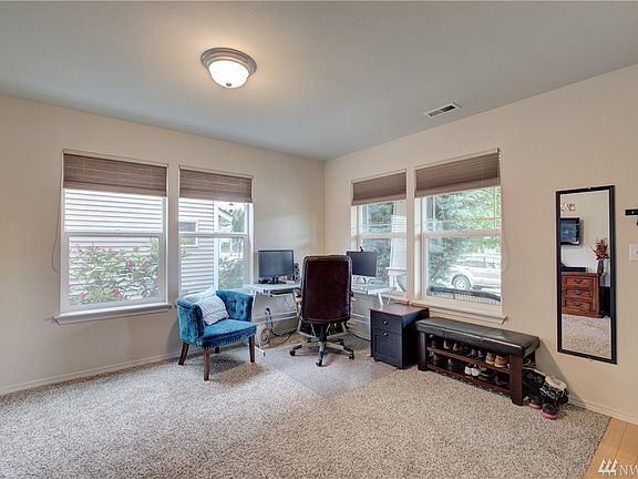 4th image of 17903 Silver Creek Ave E